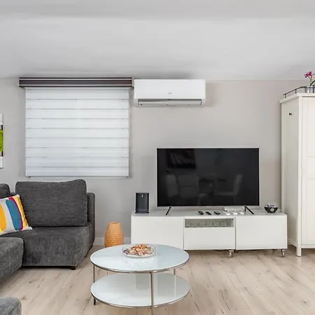 Seaview Penthouse By Costarentals - Ref 112 דירה פואנגירולה
