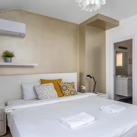 Seaview Penthouse By Costarentals - Ref 112 דירה